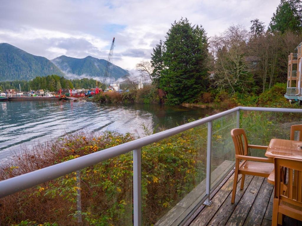 Waterfront View Of The Inlet, Short Walk To Town Leilighet Tofino Eksteriør bilde