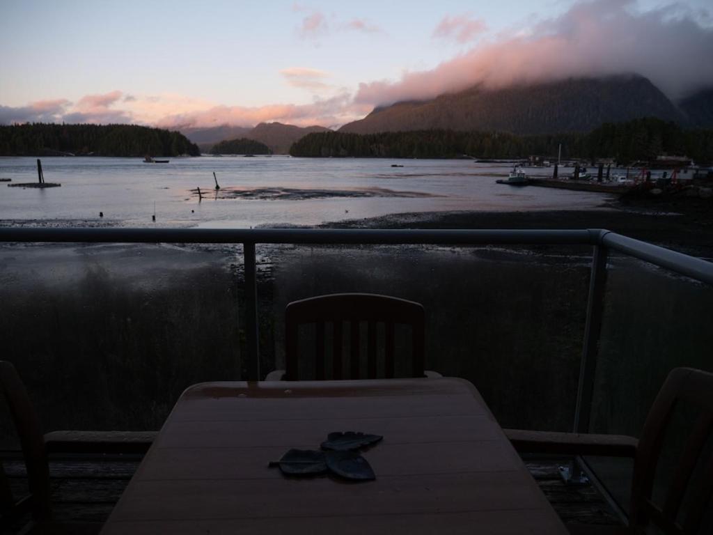 Waterfront View Of The Inlet, Short Walk To Town Leilighet Tofino Eksteriør bilde